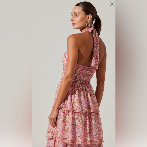 ASTR the label Brinley Floral Tiered Halter Dress - Picture 2 of 11